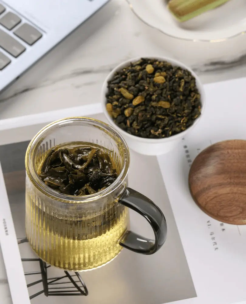 Tasse de Thé Oolong aux Raisins Verts - Infusion Rafraîchissante